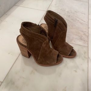 Vince Camuto suede heels! Zip up!!